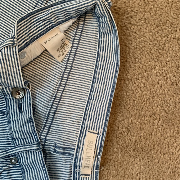 Bullhead Shorts - Picture 2 of 5